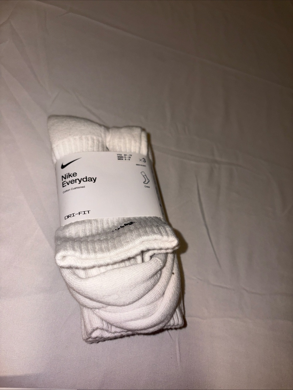 Nike White Crew Athletic Socks - Everyday Dri-FIT Pack